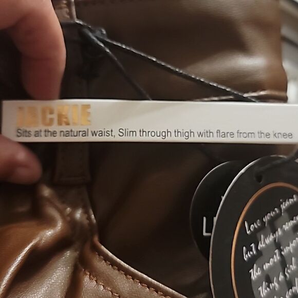 NWT Women's Contouring vegan Leather Flare with Side Slit and Exposed Size 22W - Picture 6 of 7